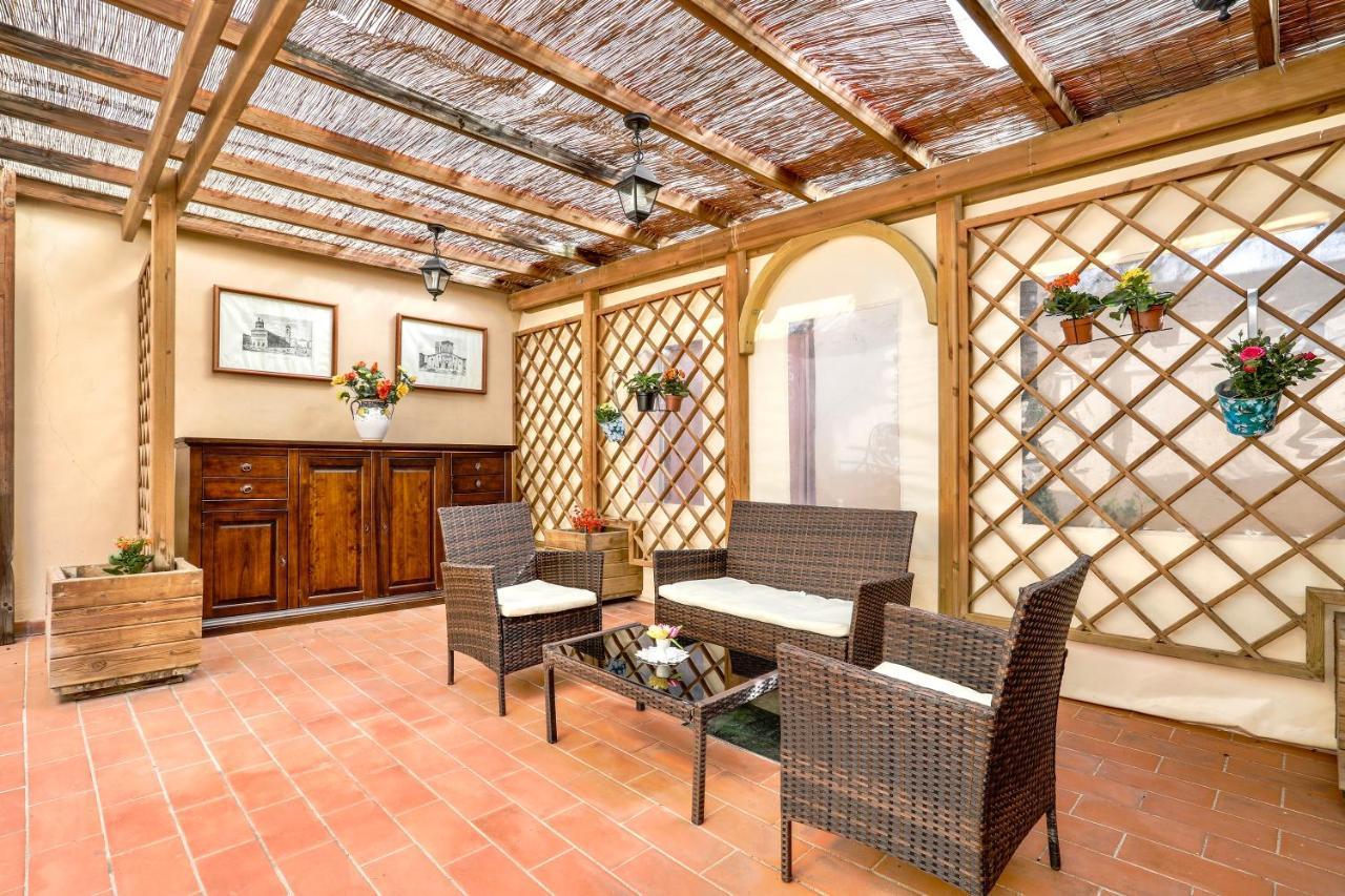 Antica Residenza Santa Chiara Affittacamere 3*