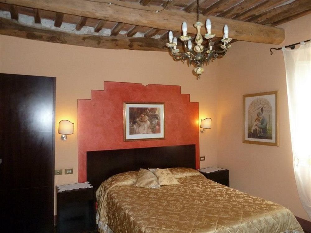 Affittacamere Antica Residenza Santa Chiara 3*