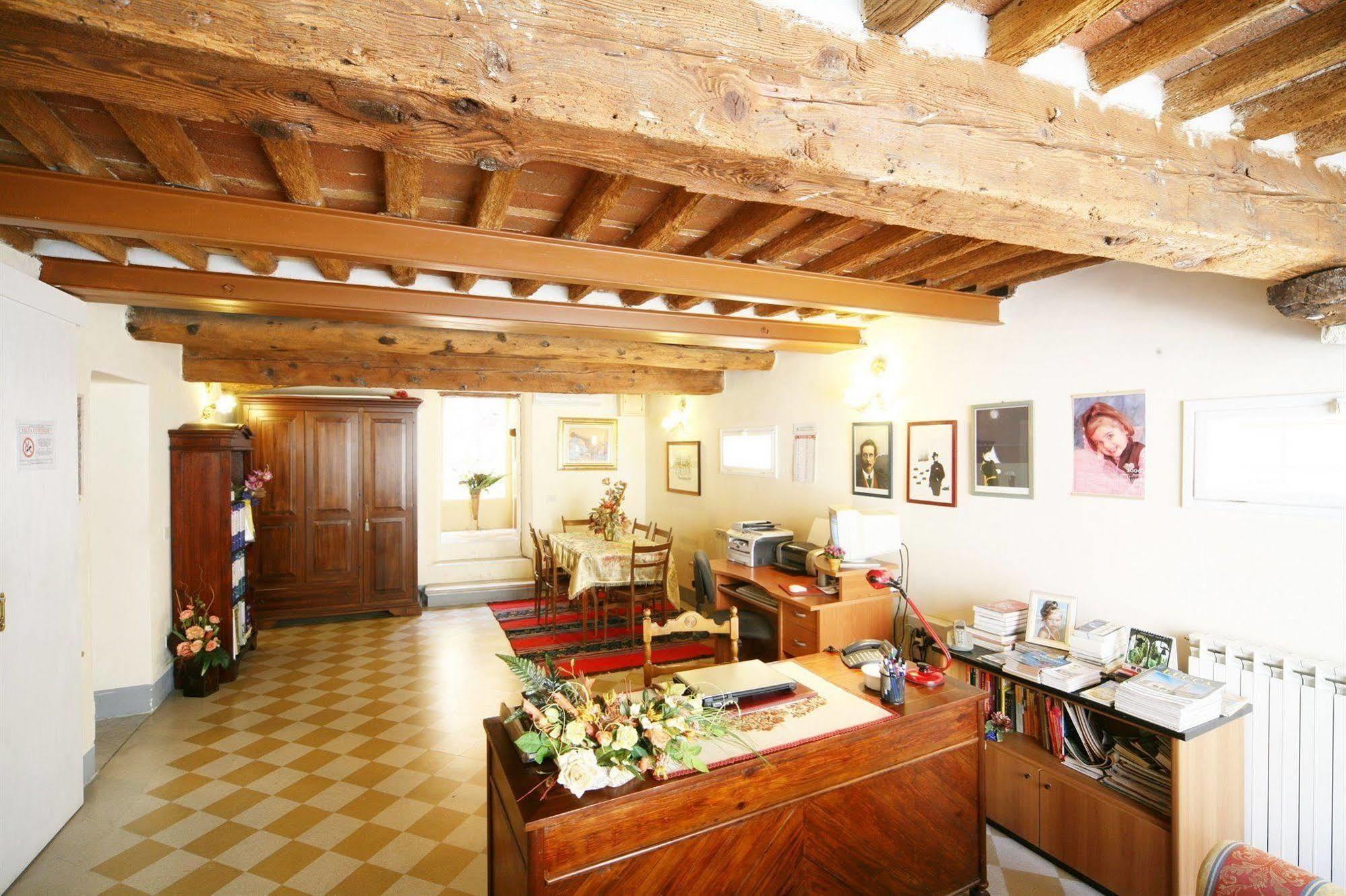 Antica Residenza Santa Chiara 3*